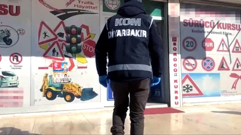 Gözlerini para hırsı bürümüş! Her biri aynı bir trafik canavarı olup cana kast edeceklerdi