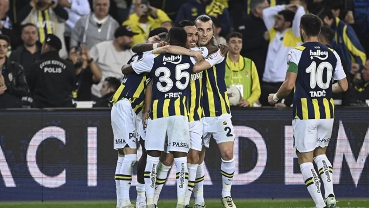 Fenerbahçe – Adana Demirspor maçı için muhtemel ilk 11 kadrosu açıklandı!