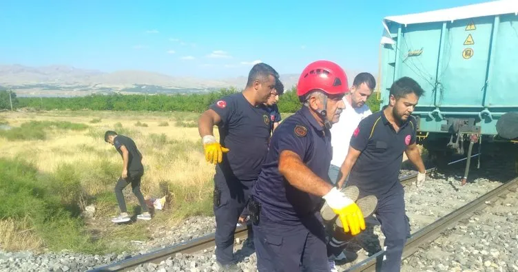Malatya’da tren çapa motoruna çarptı: Anne ve 2 çocuğu hayatını kaybetti