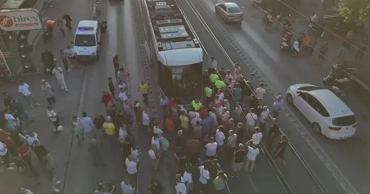 Ölümle sonuçlanan tramvay kazası kameraya böyle yansıdı