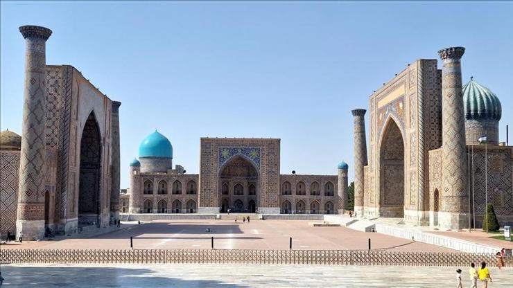 Özbekistan bağımsızlığının 33. yılını kutluyor