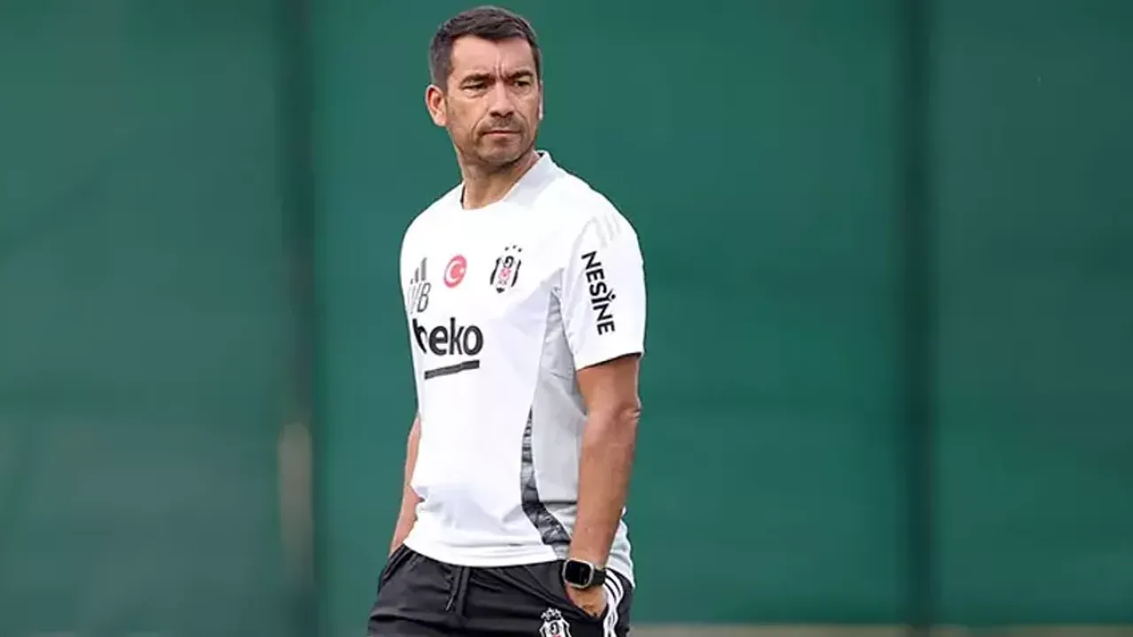 Beşiktaş’a yıldız isimden kötü haber!