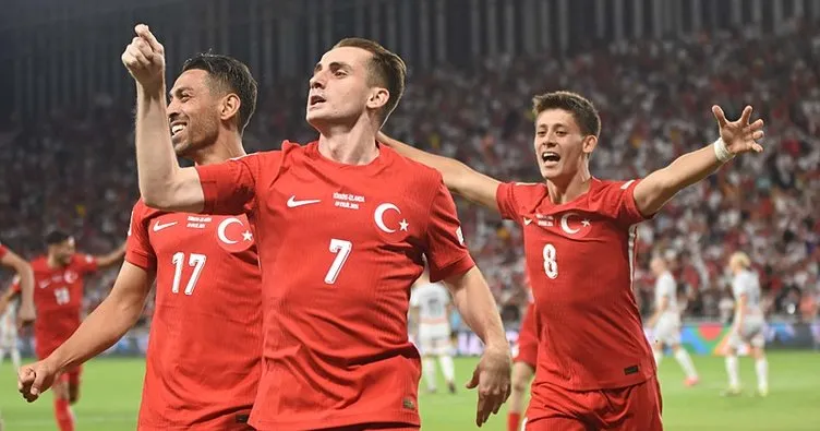 Murat Özbostan: ABD için küfür değil destek lazım