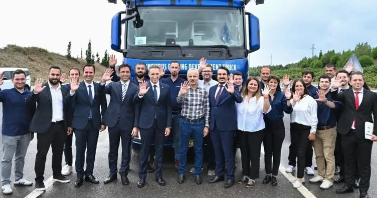 Ulaştırma ve Altyapı Bakanı Uraloğlu sürücüsüz kamyon test sürüşüne katıldı