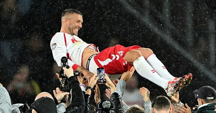 Eski Galatasaraylı Lukas Podolski, futbola veda etti