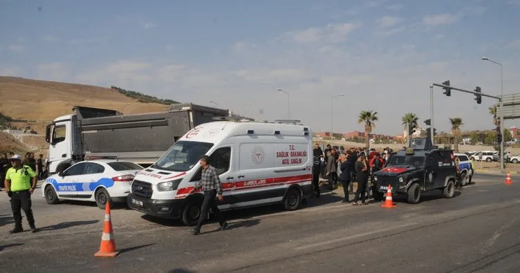 Hafriyat kamyonu motosikleti biçti: 1 ölü