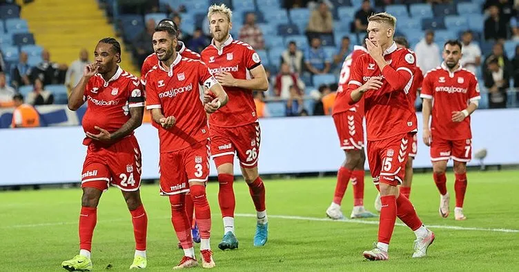 Sivasspor, 2-0 geriden gelip Adana Demirspor’u yıktı