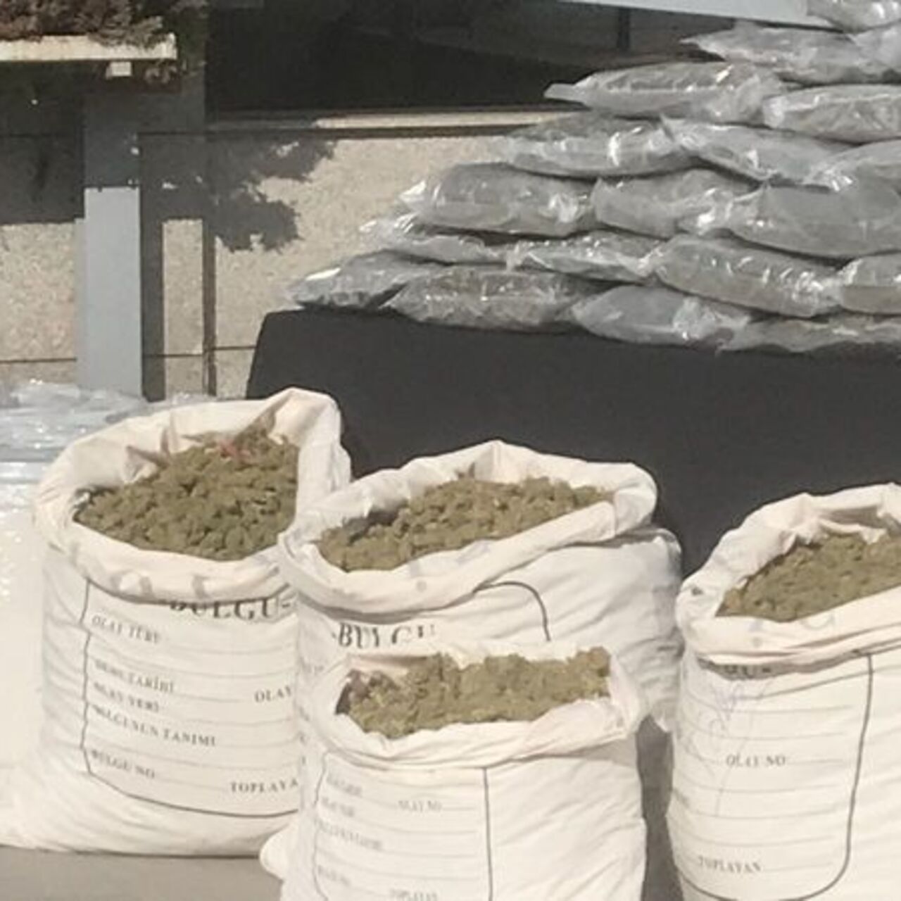 5 tona yakın uyuşturucu ele geçirildi!