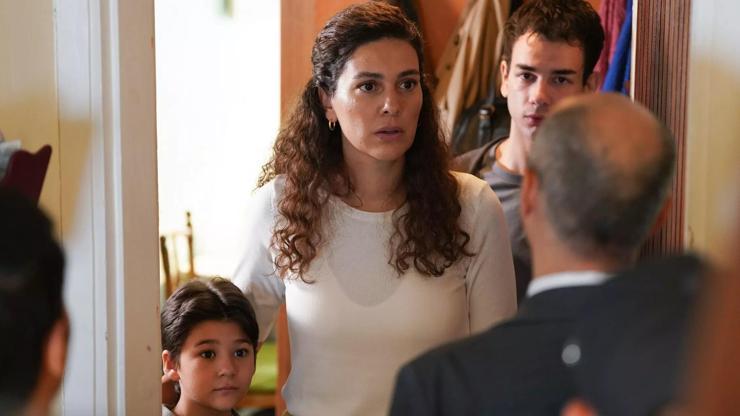 Annem Ankara Zuhal kimdir? Bergüzar Korel kaç yaşında?