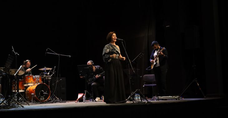 Bursa’da Feryal Öney ile türkü dolu gece