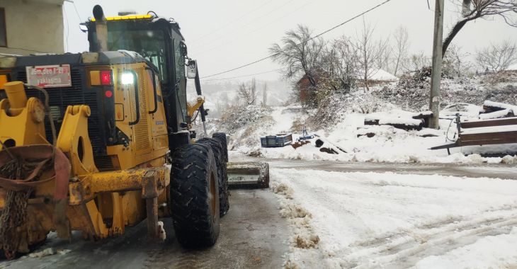 Büyükşehir, karla mücadele çalışmalarını sürdürüyor
