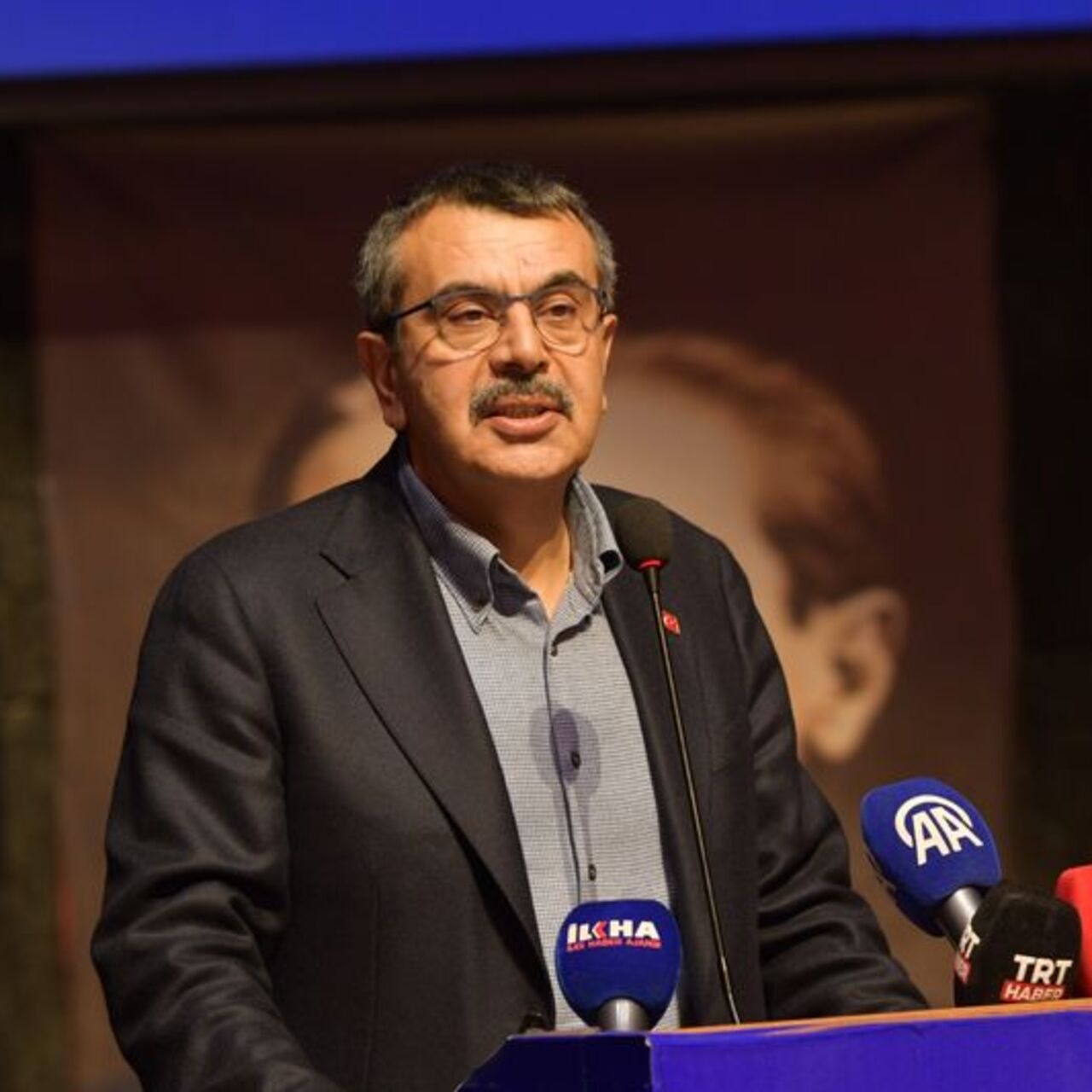 CHP’den Bakan Tekin’e suç duyurusu