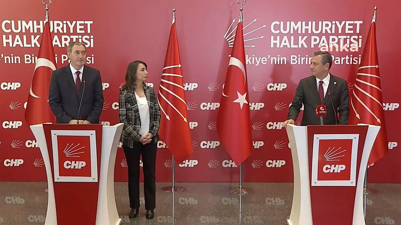 DEM Parti heyeti ve Özel’den ortak açıklama: "1921 Anayasası inkar edildi"