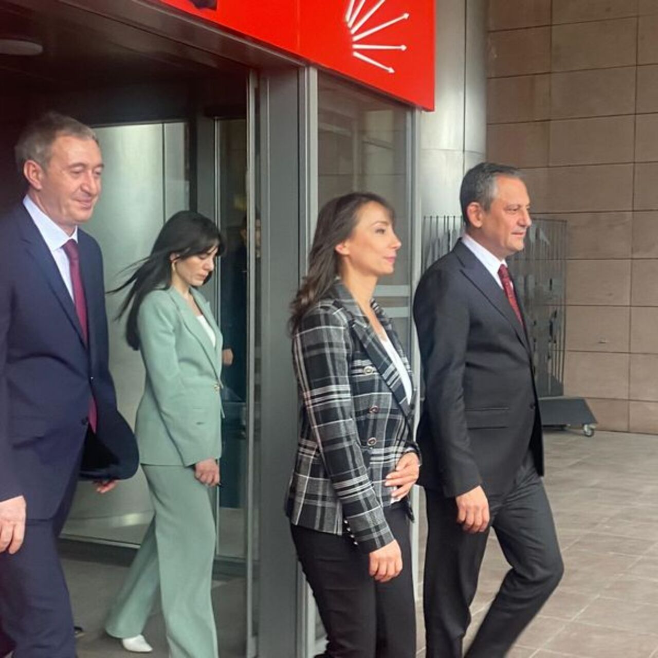 DEM Parti’den Özel’e ziyaret