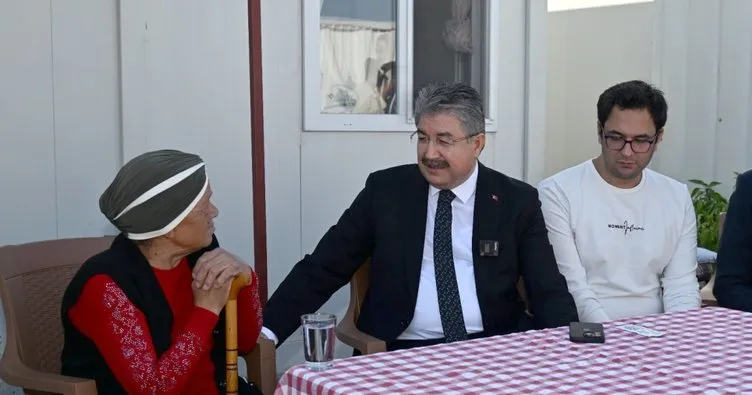 Depremzede Gülderen teyzenin Valiyi görme hayali gerçek oldu