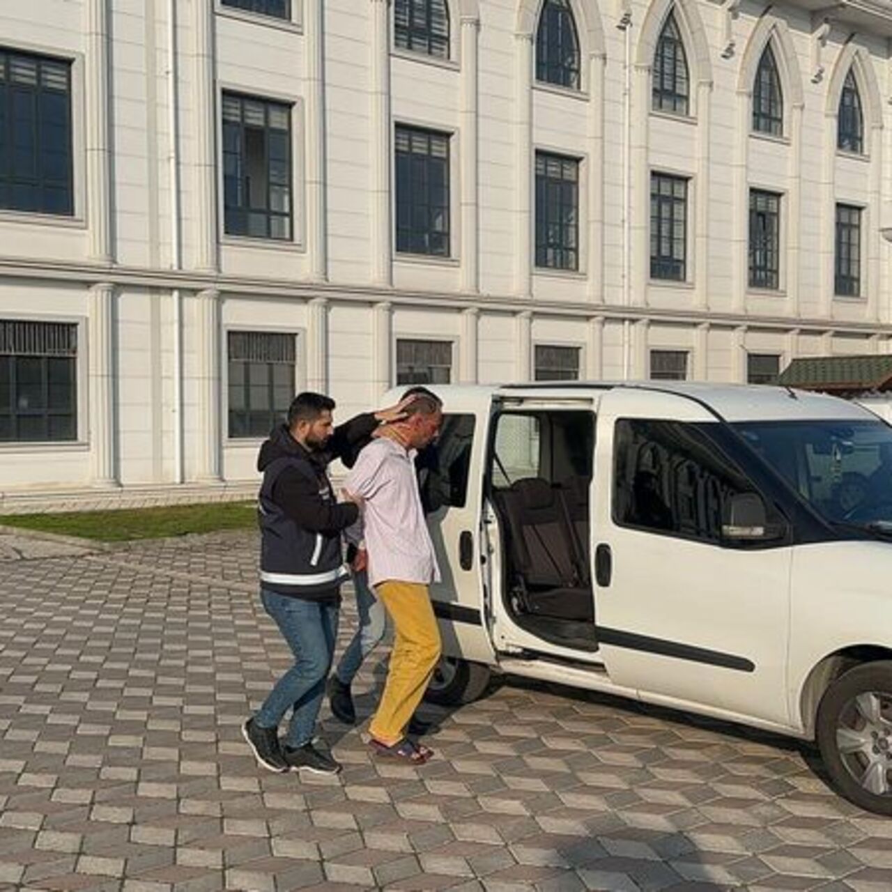 Eşini uykusunda boğarak öldürmüştü! Tutuklandı