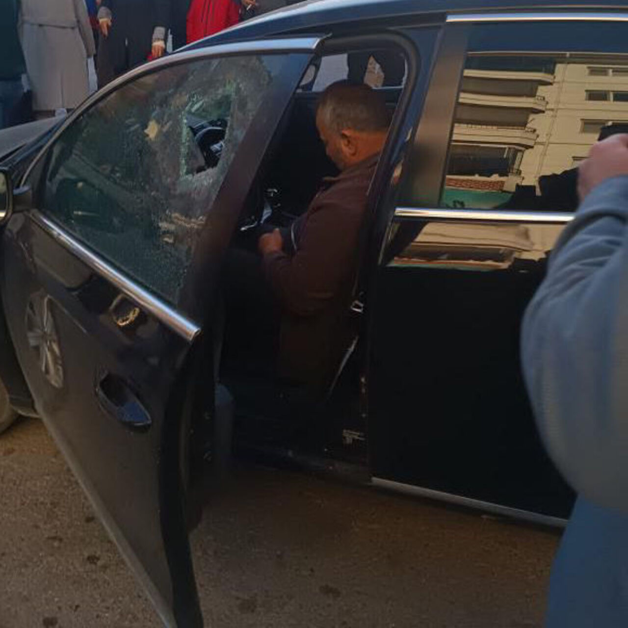 Eşiyle ilişkisi olduğunu düşünüp öldürdü