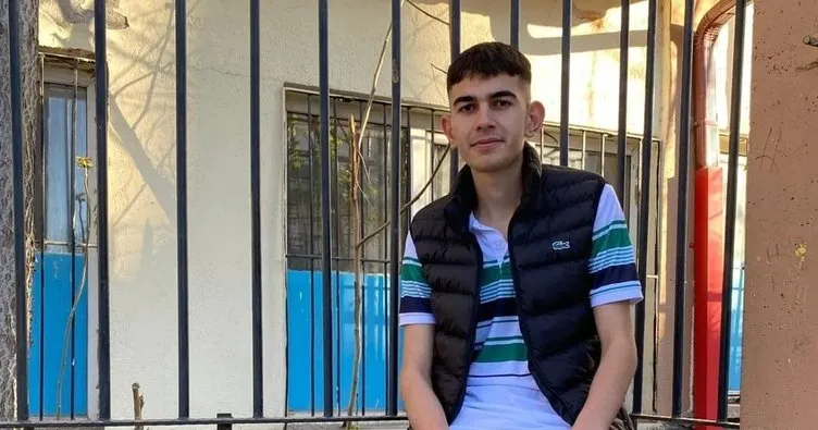 Halı saha maçında kalp krizi geçiren 18 yaşındaki Berat öldü