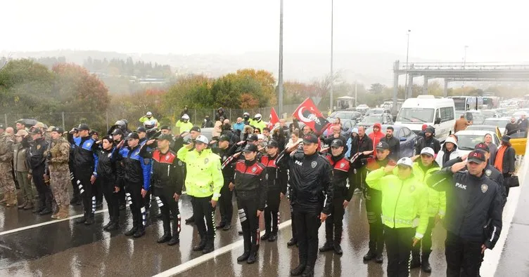 Hayat durdu Türkiye Atatürk için ayağa kaldı