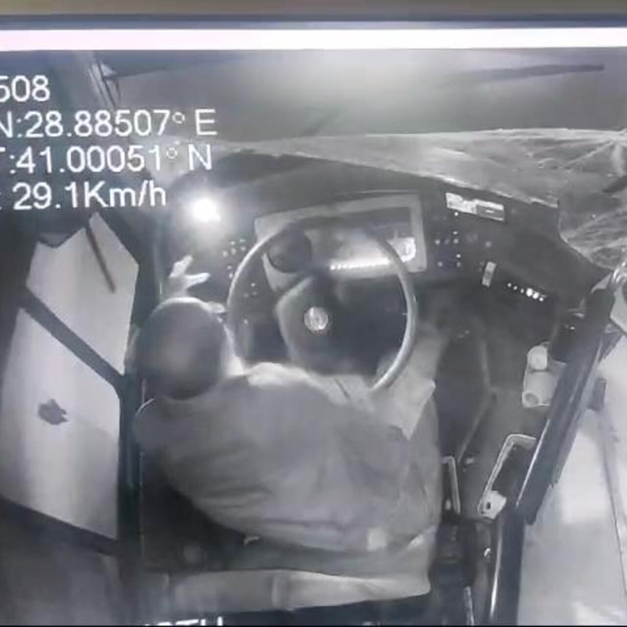 Polisin şehit olduğu kaza kamerada!