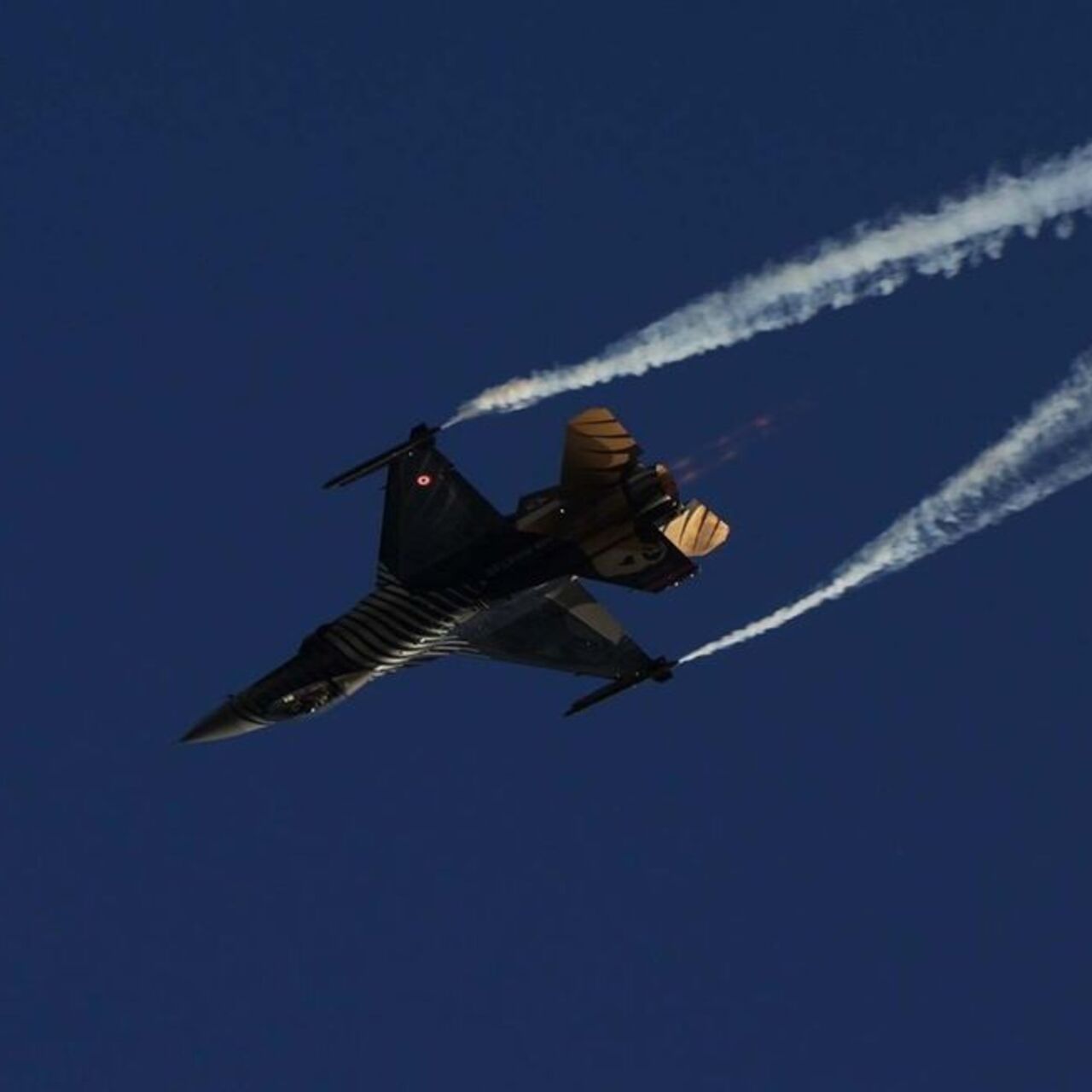 SOLOTÜRK’ten Çanakkale’de gösteri uçuşu