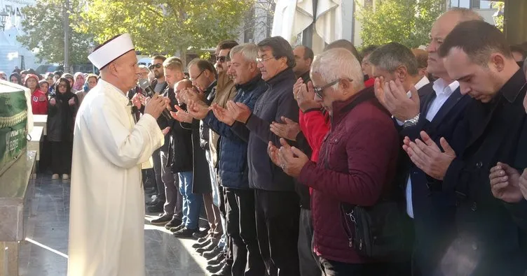 Scooter kazasında hayatını kaybeden Ecem Sultan Çamlı son yolculuğuna uğurlandı