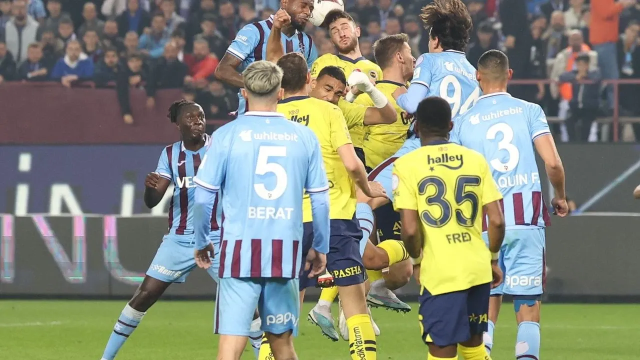 Trabzonspor-Fenerbahçe maçında ilk 11’ler belli oldu!