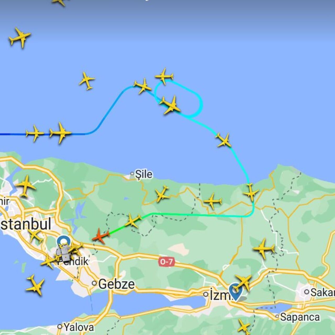 Uçaklar havada tur atıyor!