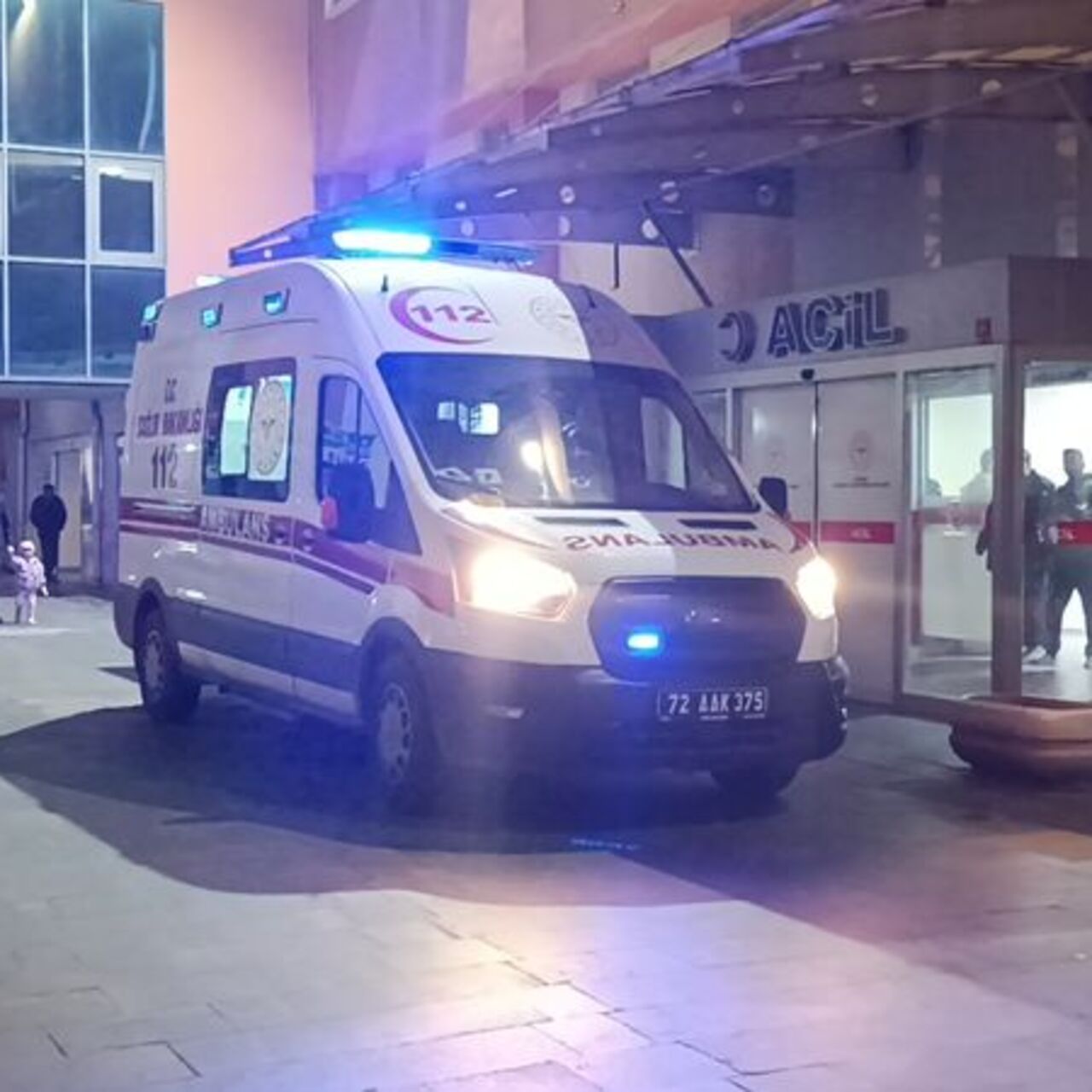 Ayaklarını çapa makinesine kaptırdı