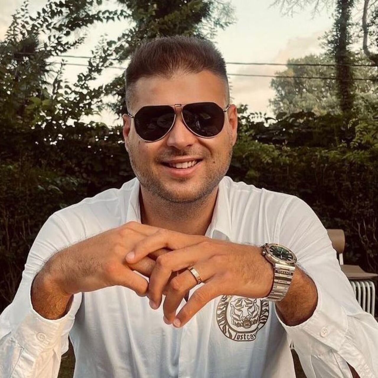 Balkondan düşen genç kurtarılamadı