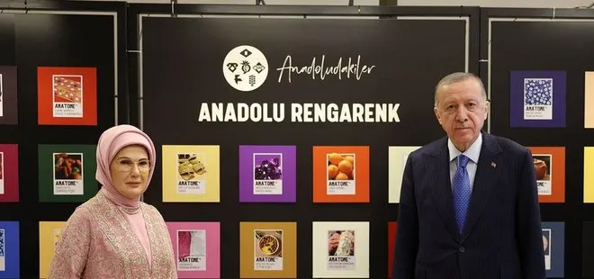 Başkan Erdoğan ve eşi Emine Erdoğan Anadoludakiler Projesi sergisini gezdi