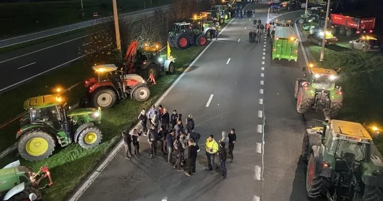 Belçika’da çiftçiler ayaklandı: Ana yollar kapatıldı