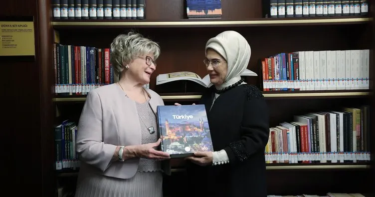 Emine Erdoğan, Macaristan Cumhurbaşkanı’nın eşi Zsuzsanna Nagy ile bir araya geldi