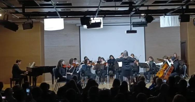 Fatih Gençlik Orkestrası performansıyla büyüledi