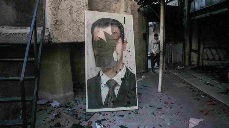 Gelinden Esad’a tepki: Ailesini de vatanını da sattı! “Senin aklın neredeydi” yorumları yağınca hesabını kapattı…