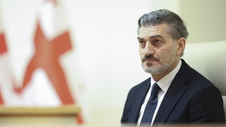 Gürcistan’ın yeni cumhurbaşkanı eski futbolcu Kavelaşvili oldu