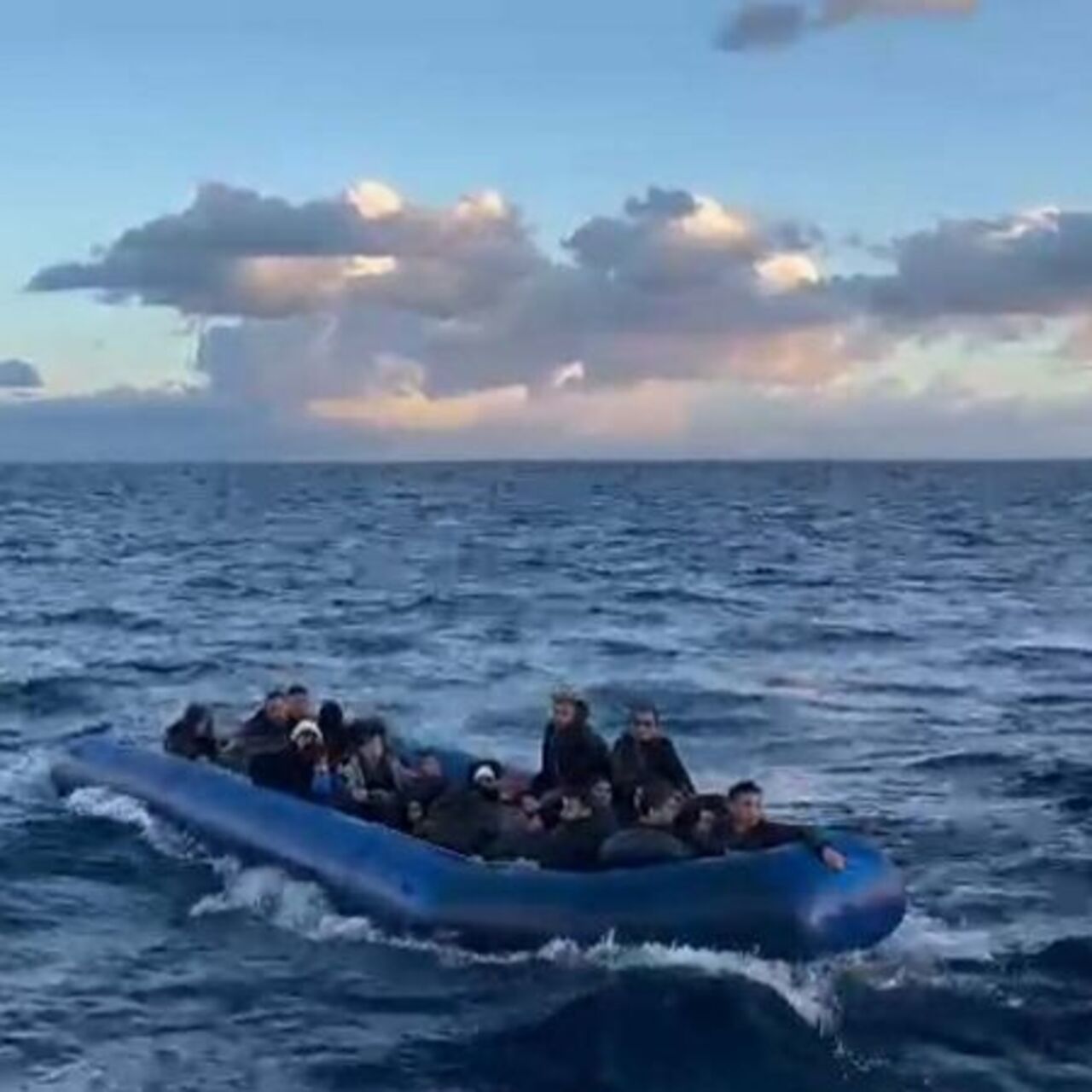 İzmir’de 76 kaçak göçmen yakalandı