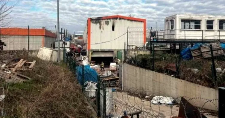 Silivri’deki izolasyon fabrikasında çıkan yangını korkuttu