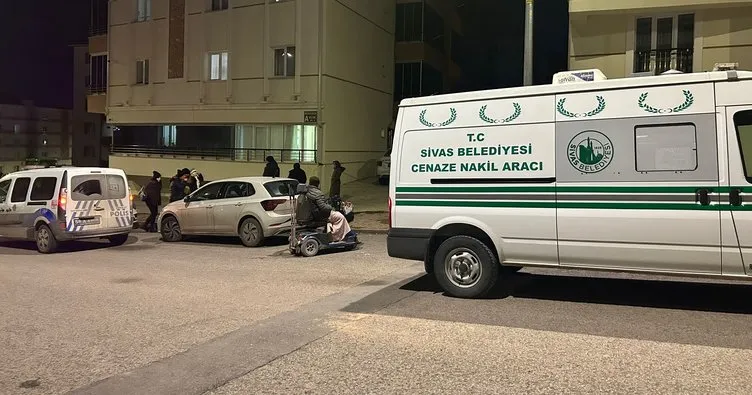 Sivas’ta dehşete düşüren olay! Annesini boğarak, kardeşini tabanca ile öldürdü