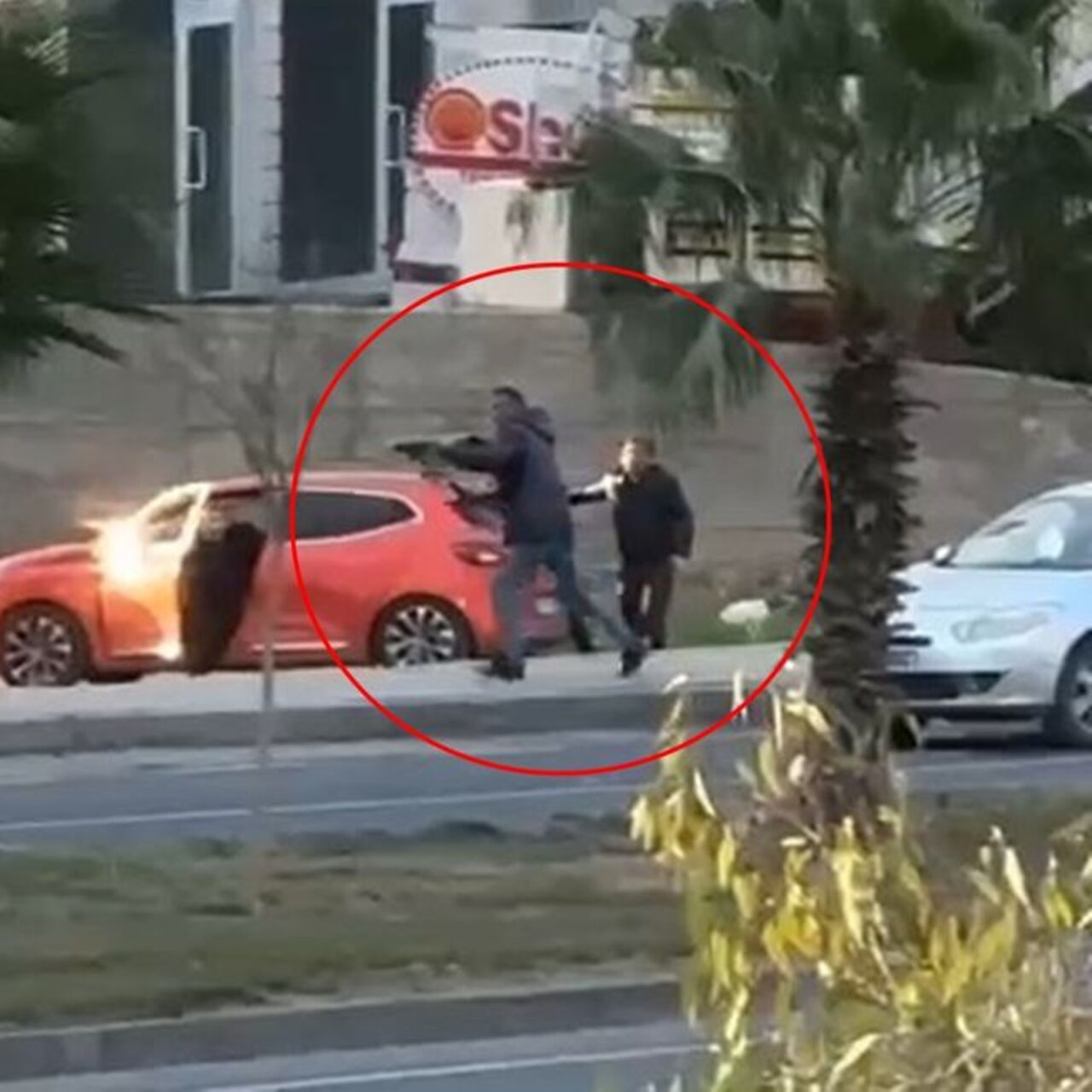 Sokak ortasında silahlı kavga: 4 tutuklama