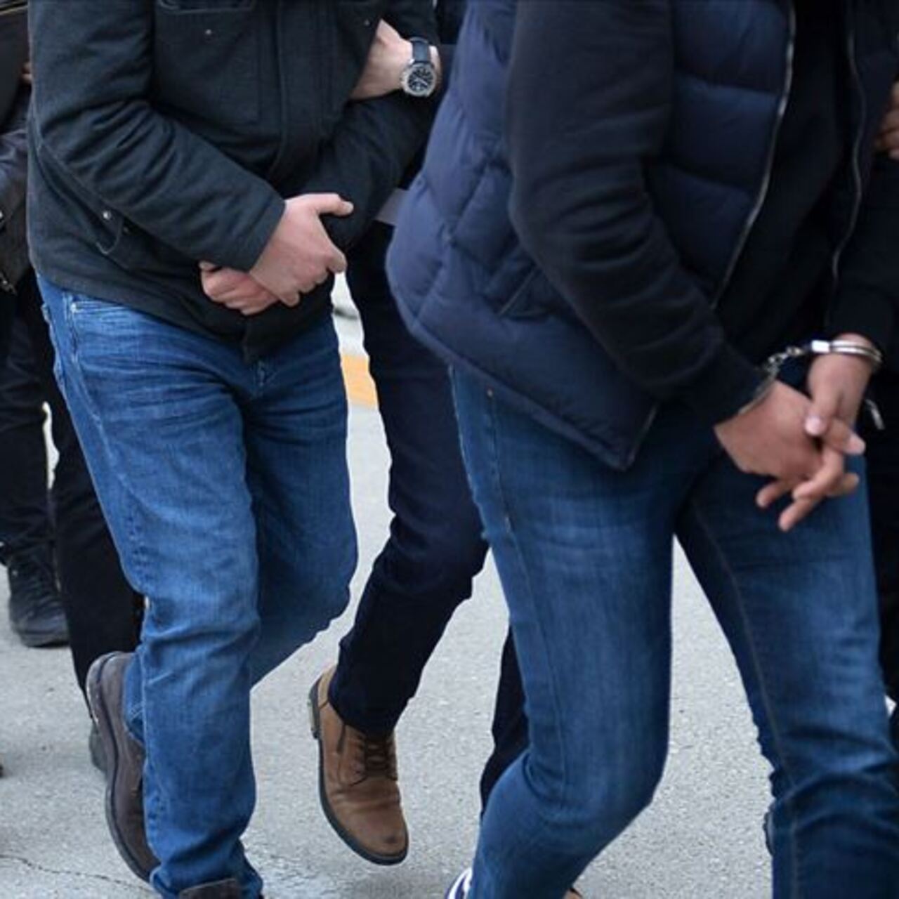 Suç örgütü operasyonunda ünlü iş insanları gözaltına alındı