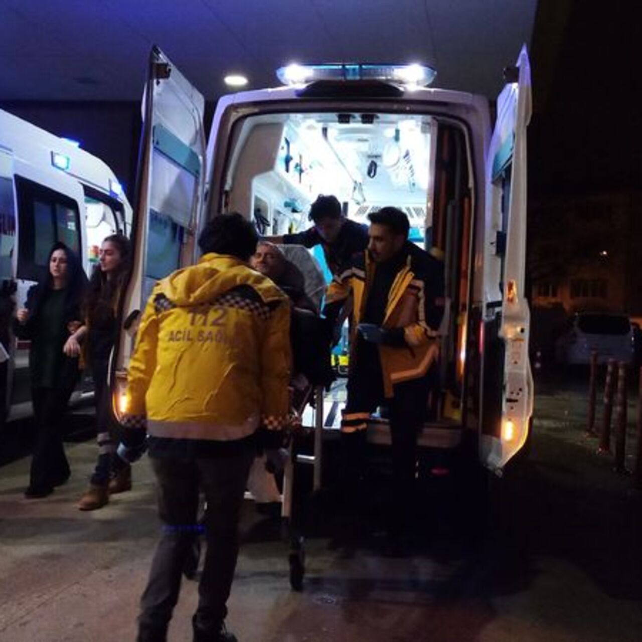 Tartıştığı dünürünü bacağından vurdu