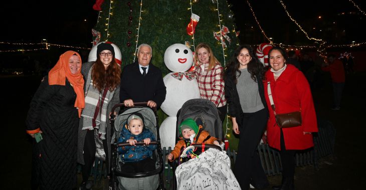 Yeni yıl coşkusu, Bursa Yeni Yıl Meydanı’nda yaşanıyor