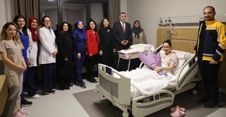 Büyükşehir’den yılın son ve ilk bebeklerine ziyaret