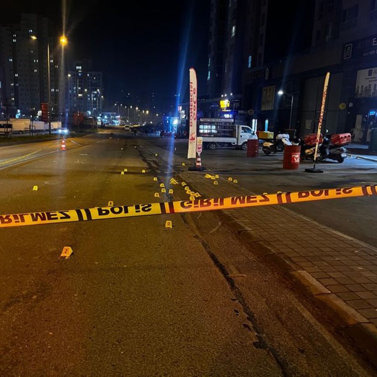 Dönerciye silahlı saldırı: 3 yaralı