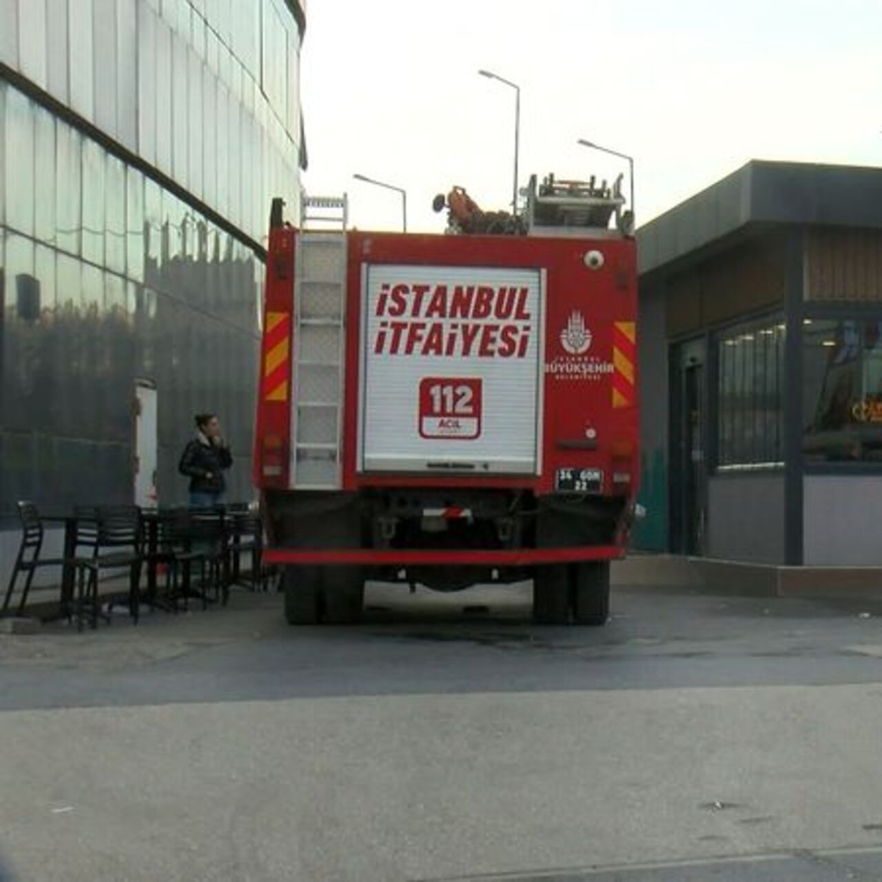 Esrarengiz koku: İki okul boşaltıldı