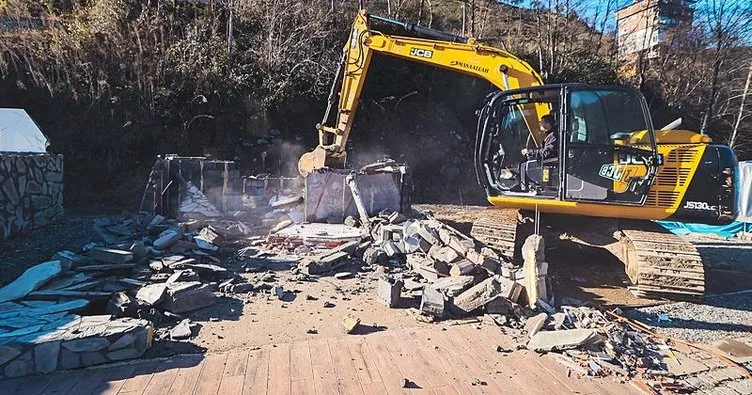 Fırtına Vadisi’ndeki izinsiz yapılar yıkılıyor