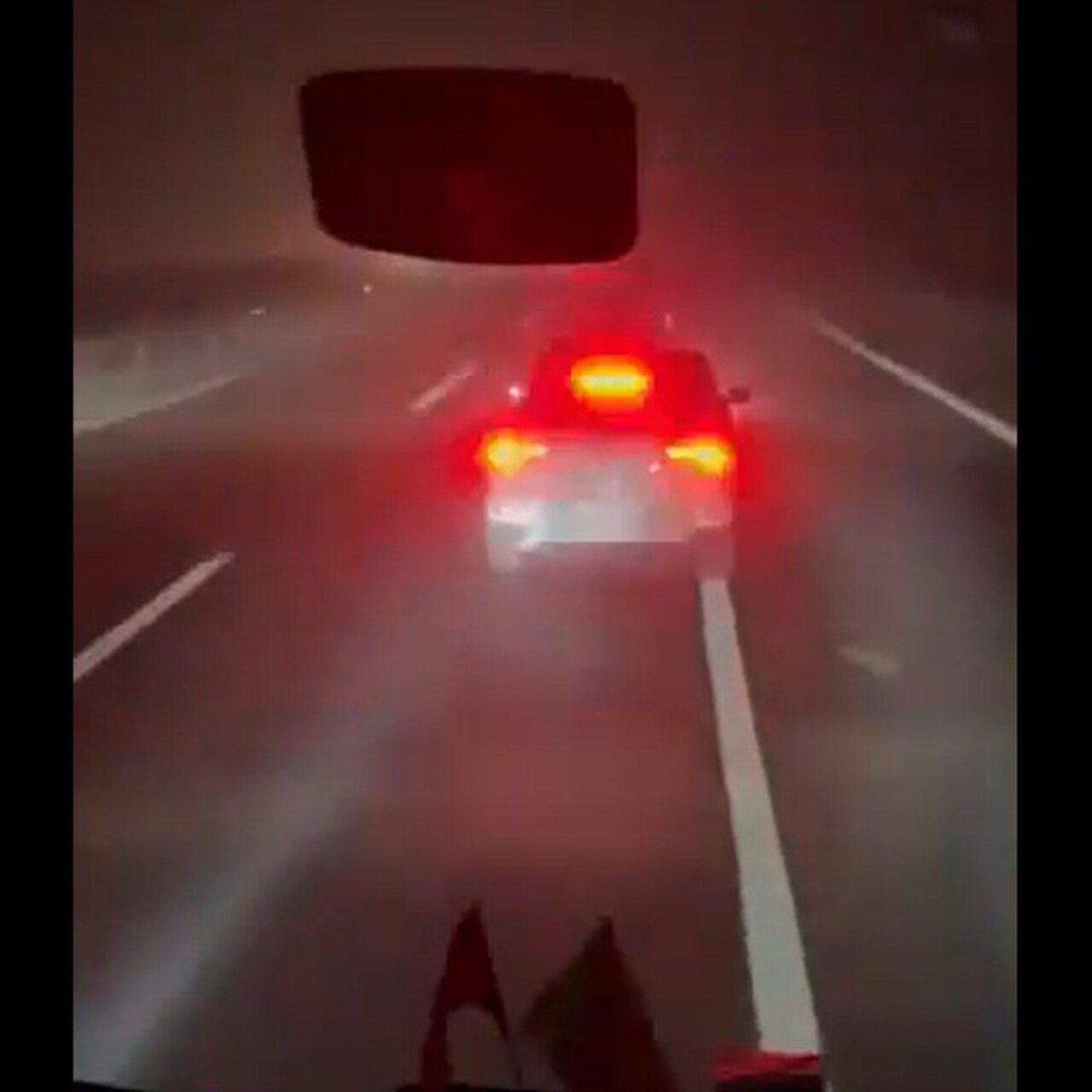 Otobüsü taciz eden otomobillere ceza