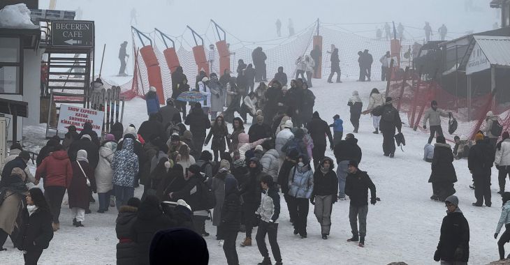 Uludağ’ın zirvesine turist akını