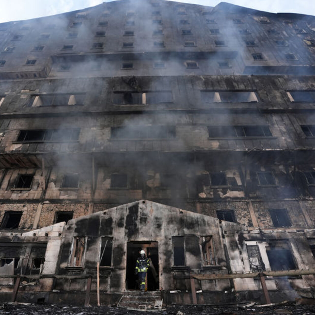 Yangın faciasında iki aile hayatını kaybetti